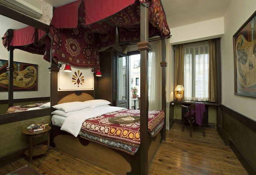 Standard Room, Empress Zoe