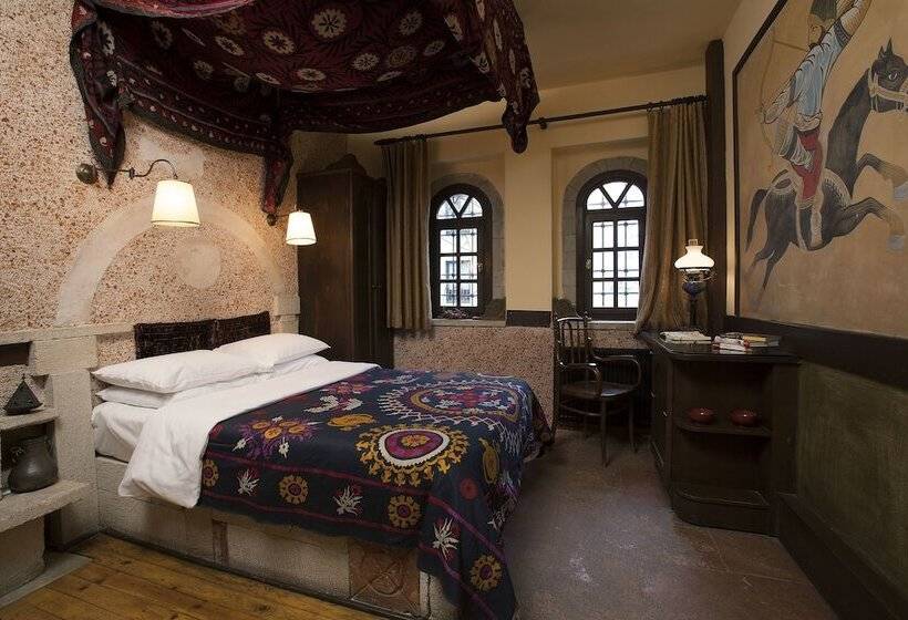 Standard Room, Empress Zoe