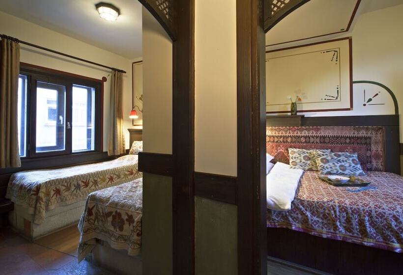 Standard Room, Empress Zoe