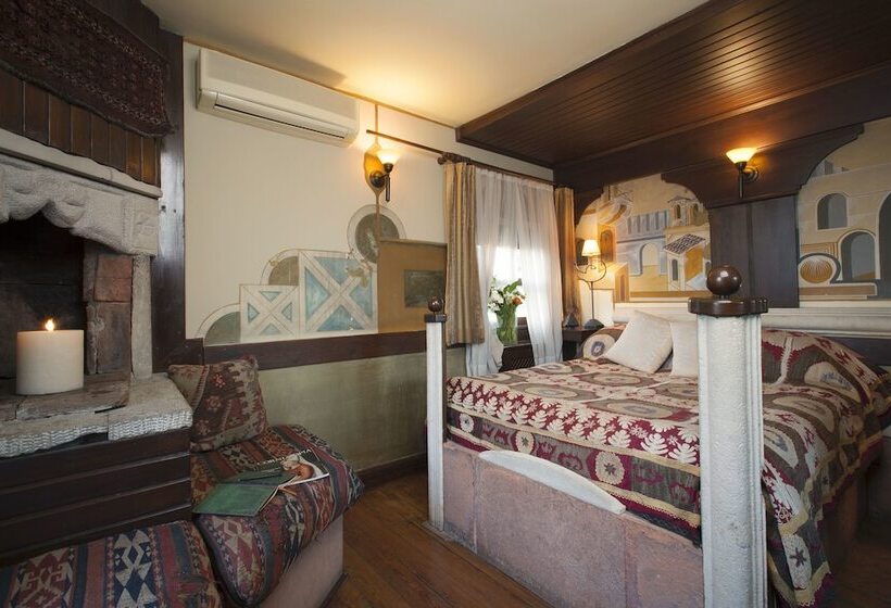 Standard Room with Terrace, Empress Zoe