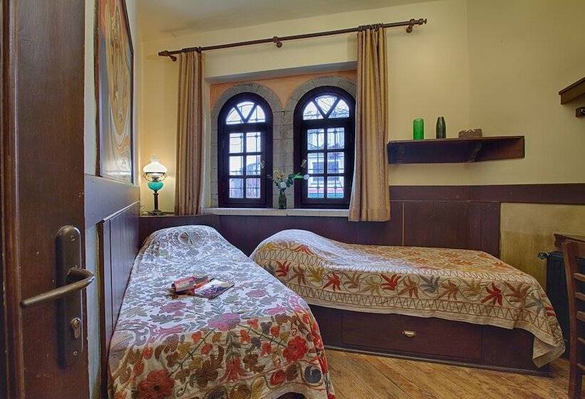 Economy Room, Empress Zoe