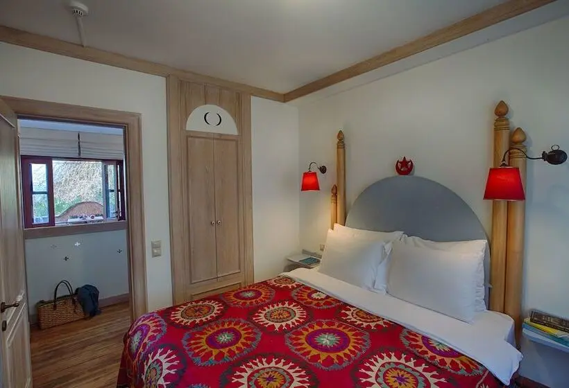 Suite with Terrace, Empress Zoe