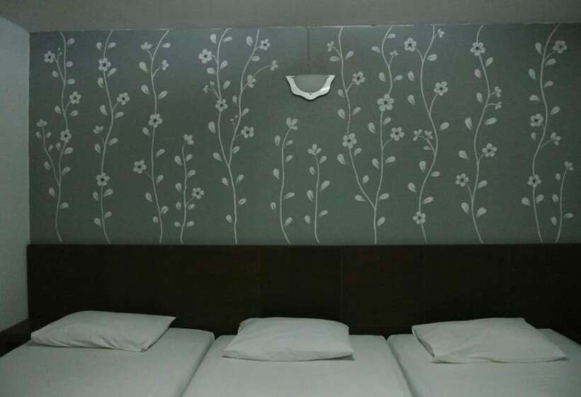 スタンダードトリプルルーム, Phang Nga Guesthouse