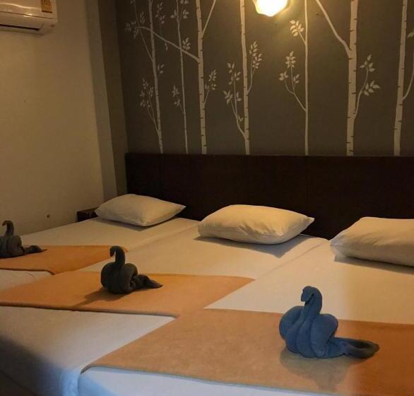 スタンダードトリプルルーム, Phang Nga Guesthouse