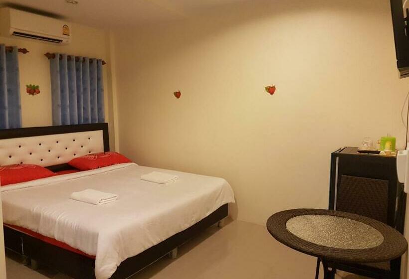 Quarto Economy, Bann Lom Le Guest House
