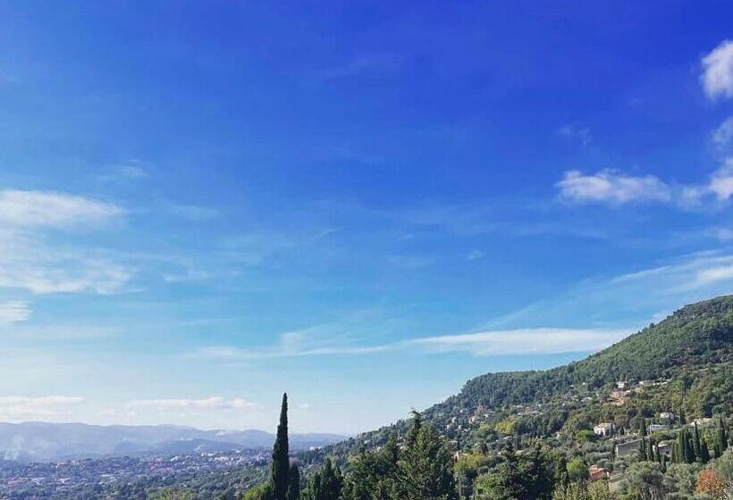 ３ベッドルームハウス, Lou Candelou