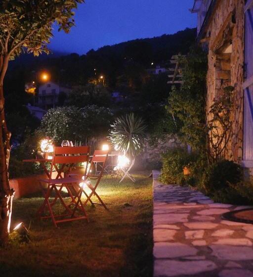 ガーデンビュースタンダードルーム, Lou Candelou