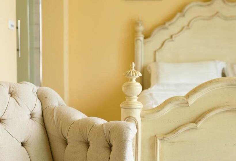 اتاق لوکس با بالکن, Wei Sen House