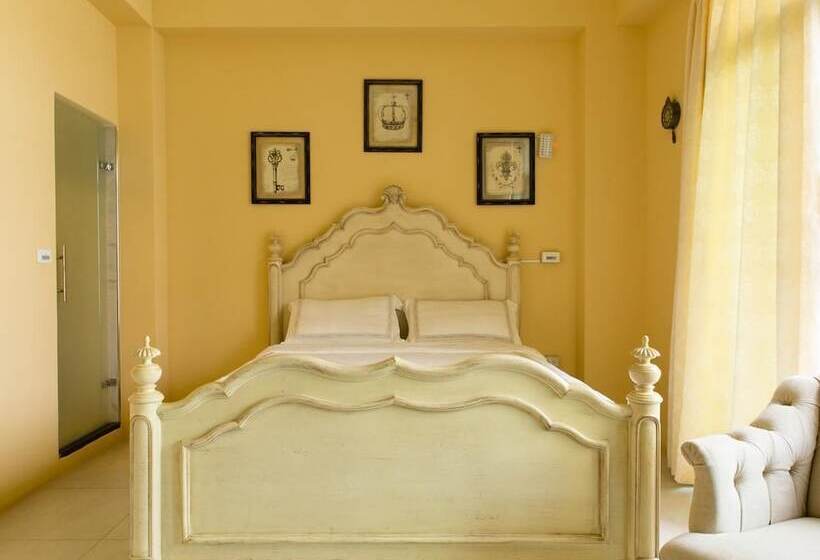 اتاق لوکس با بالکن, Wei Sen House