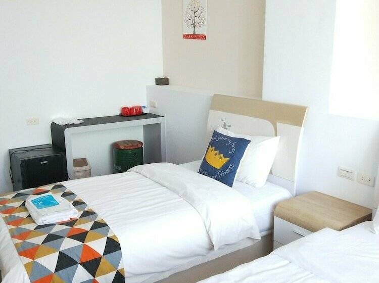 Economy Triple Room, Hi Inn