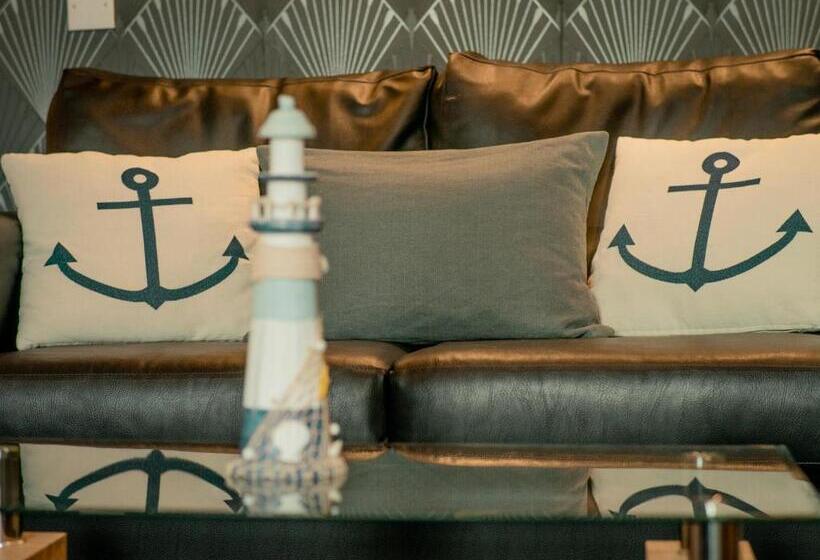 Семейный Номер Вид на Море, Firth Hotel & Restaurant