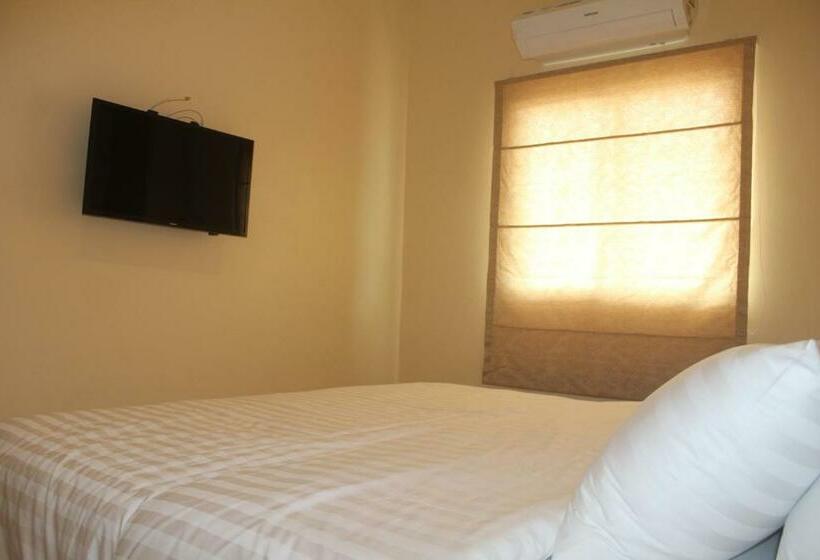 חדר משפחתי, Baan Sooksiri Bangsaray