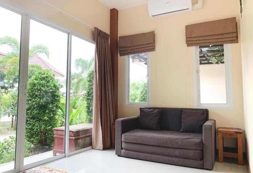 בקתה סטנדרטית, Baan Sooksiri Bangsaray