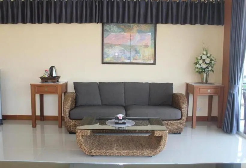 ファミリールーム, Baan Sooksiri Bangsaray
