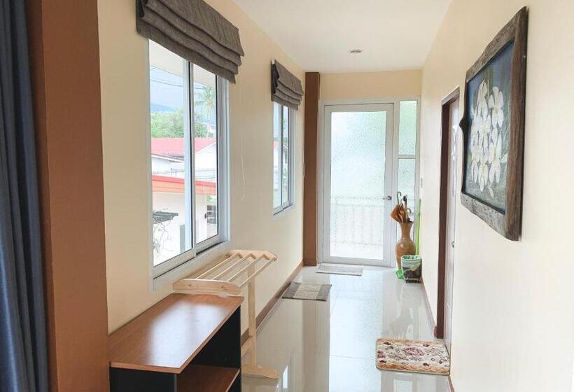 חדר משפחתי, Baan Sooksiri Bangsaray