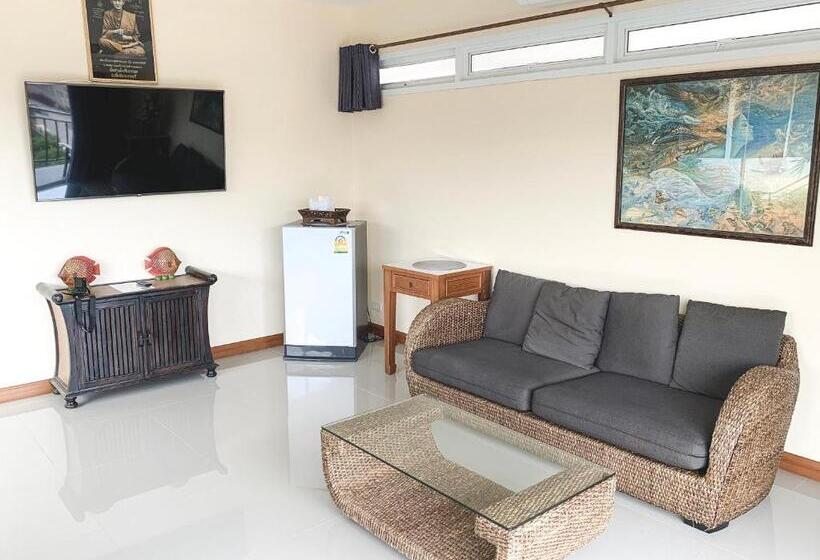 חדר משפחתי, Baan Sooksiri Bangsaray