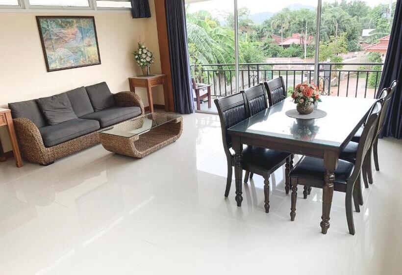 חדר משפחתי, Baan Sooksiri Bangsaray