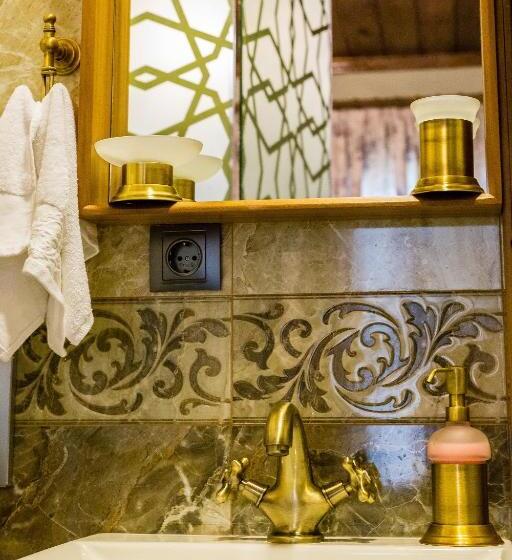 חדר דלוקס יחיד, Kum Pansiyon