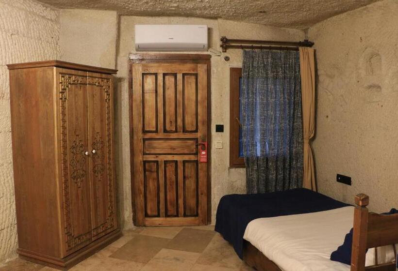 اتاق خانوادگی, Sunset Cave