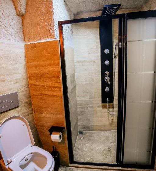 اتاق خانوادگی, Sunset Cave