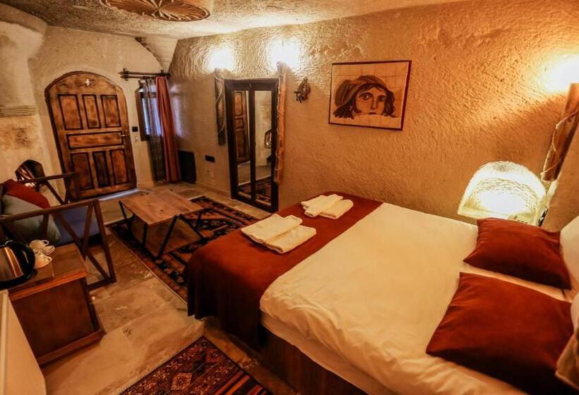 سوییت لوکس, Sunset Cave