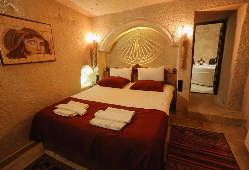 سوییت لوکس, Sunset Cave