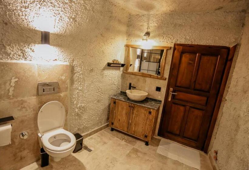 سوییت خانوادگی, Sunset Cave