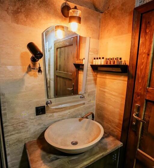 اتاق سوپریور چهار تخته, Sunset Cave