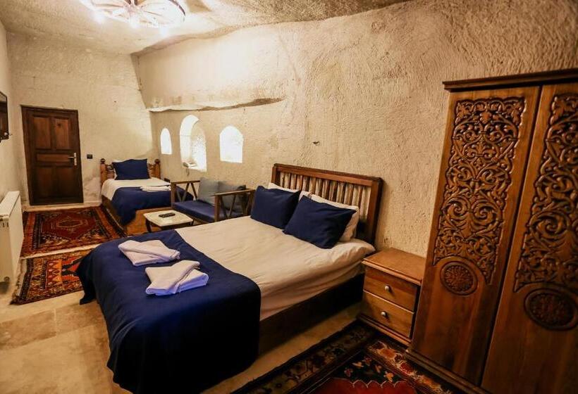 سوییت خانوادگی, Sunset Cave