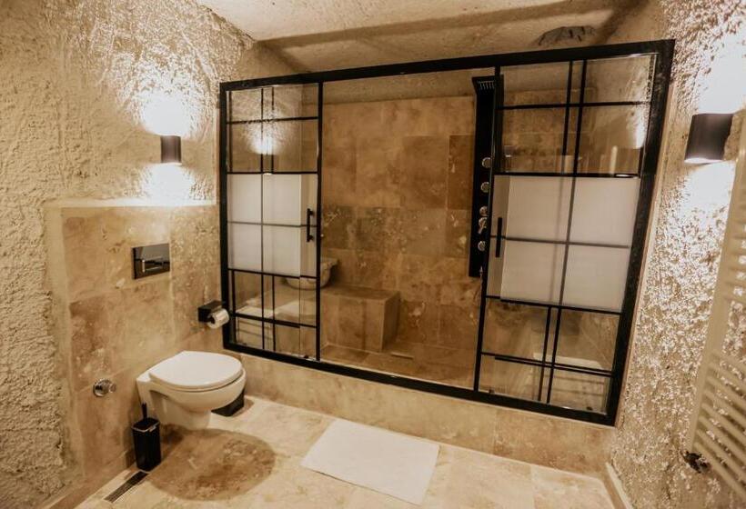 سوییت خانوادگی, Sunset Cave