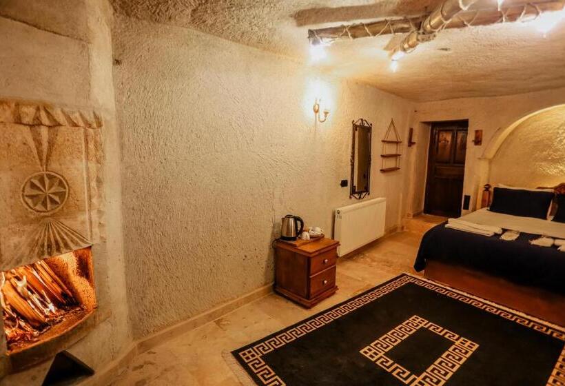 سوییت لوکس, Sunset Cave