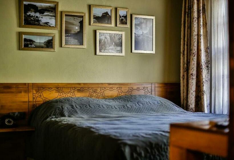 חדר דלוקס, Kum Pansiyon