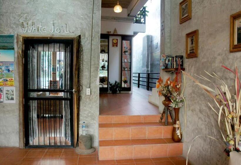 اتاق استاندارد سه نفره, White Jail At Koh Tao Hostel