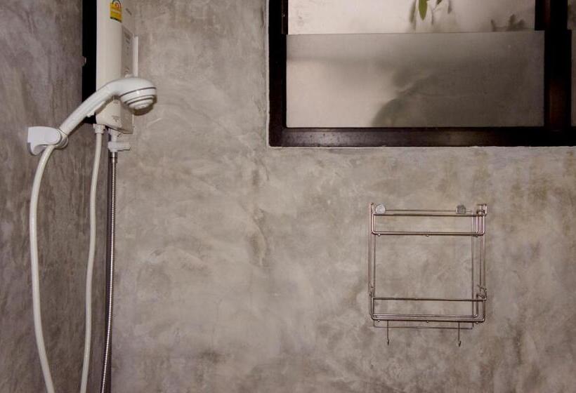 اتاق استاندارد سه نفره, White Jail At Koh Tao Hostel