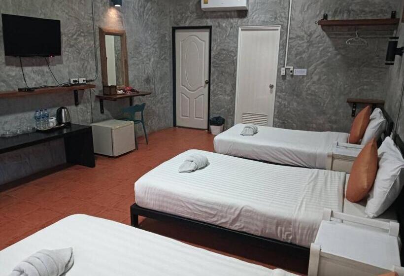 اتاق استاندارد سه نفره, White Jail At Koh Tao Hostel