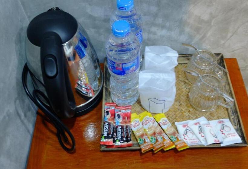 اتاق لوکس با تخت بزرگ, White Jail At Koh Tao Hostel