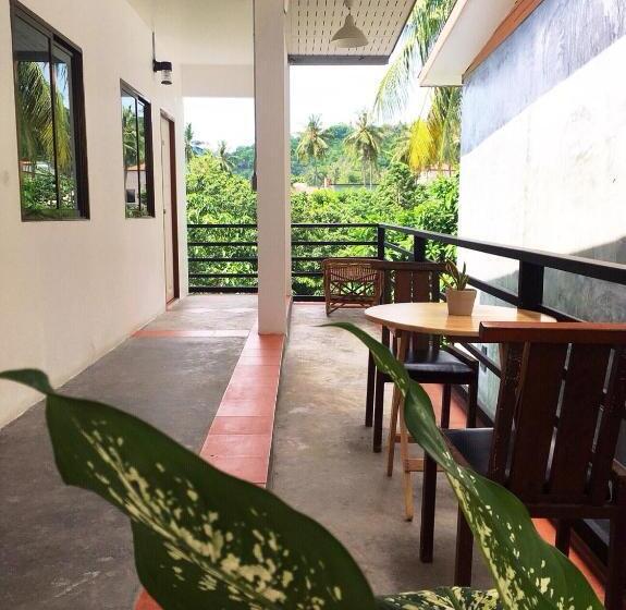 اتاق لوکس با تخت بزرگ, White Jail At Koh Tao Hostel