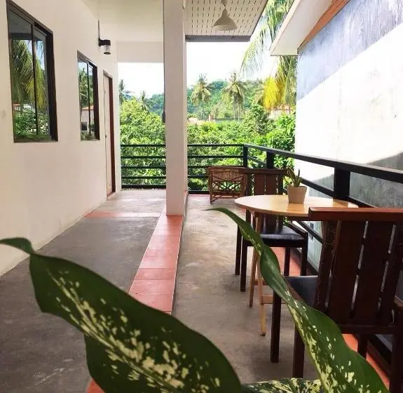 اتاق لوکس با تخت بزرگ, White Jail At Koh Tao Hostel