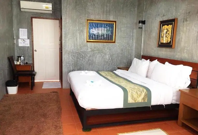 اتاق لوکس با تخت بزرگ, White Jail At Koh Tao Hostel