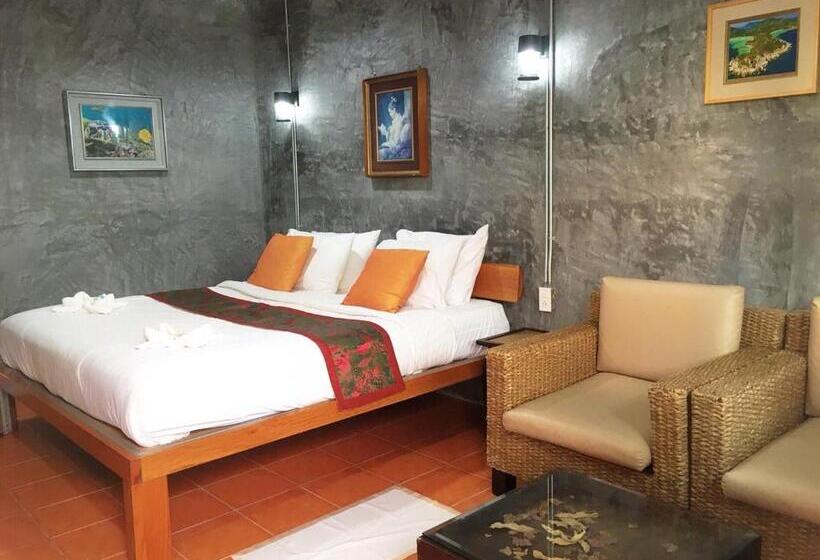 اتاق لوکس با تخت بزرگ, White Jail At Koh Tao Hostel