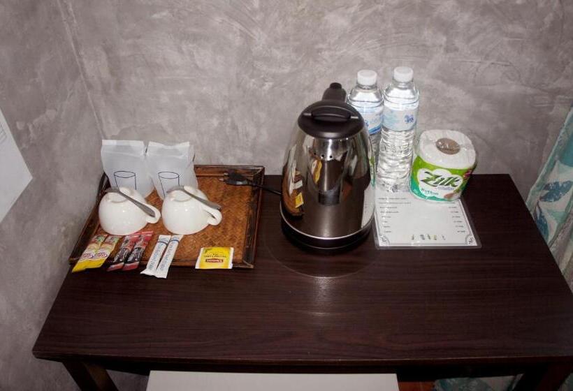 اتاق استاندارد با تخت بزرگ, White Jail At Koh Tao Hostel