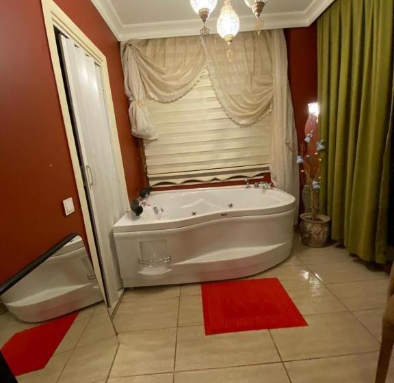 اتاق لوکس با بالکن, Agva Heaven Hill