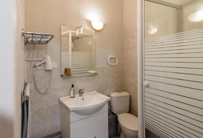 اتاق استاندارد, De La Gare