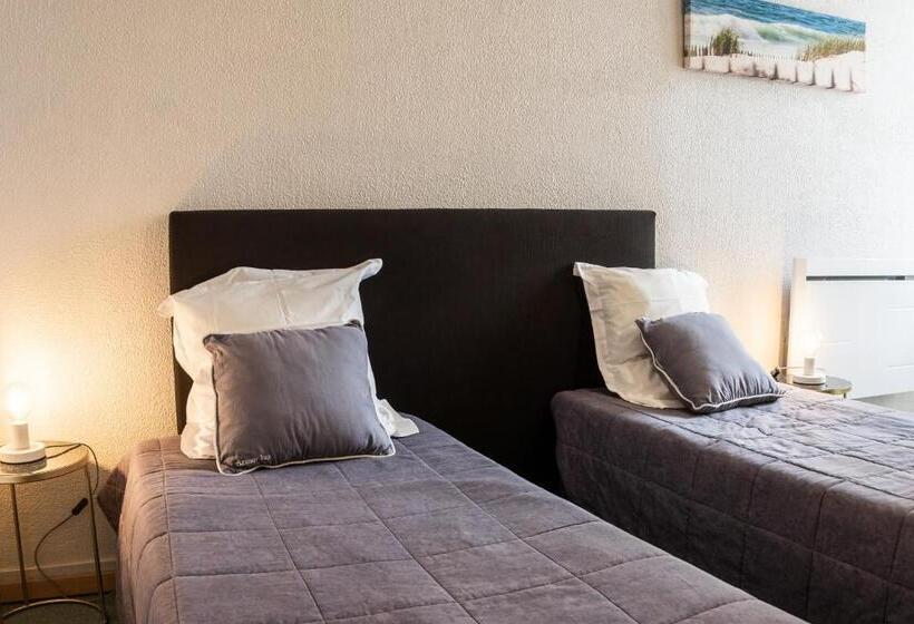 اتاق استاندارد, De La Gare