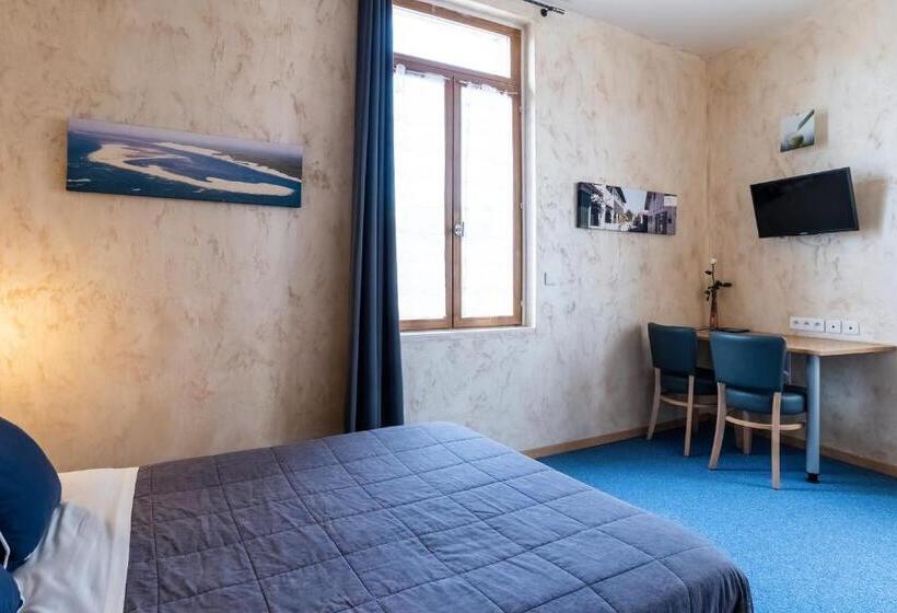 اتاق استاندارد, De La Gare