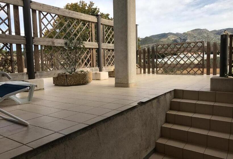 اتاق سوپریور, Bastide Ecurie Massilia