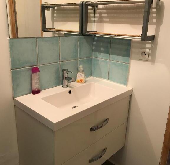 اتاق استاندارد با سرویس بهداشتی مشترک, Bastide Ecurie Massilia