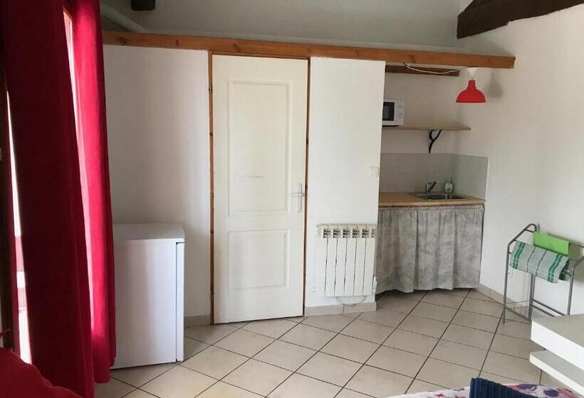 استودیو استاندارد با تراس, Bastide Ecurie Massilia