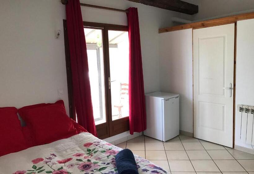 استودیو استاندارد با تراس, Bastide Ecurie Massilia