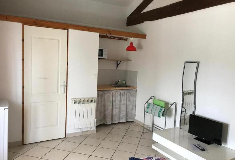 استودیو استاندارد با تراس, Bastide Ecurie Massilia